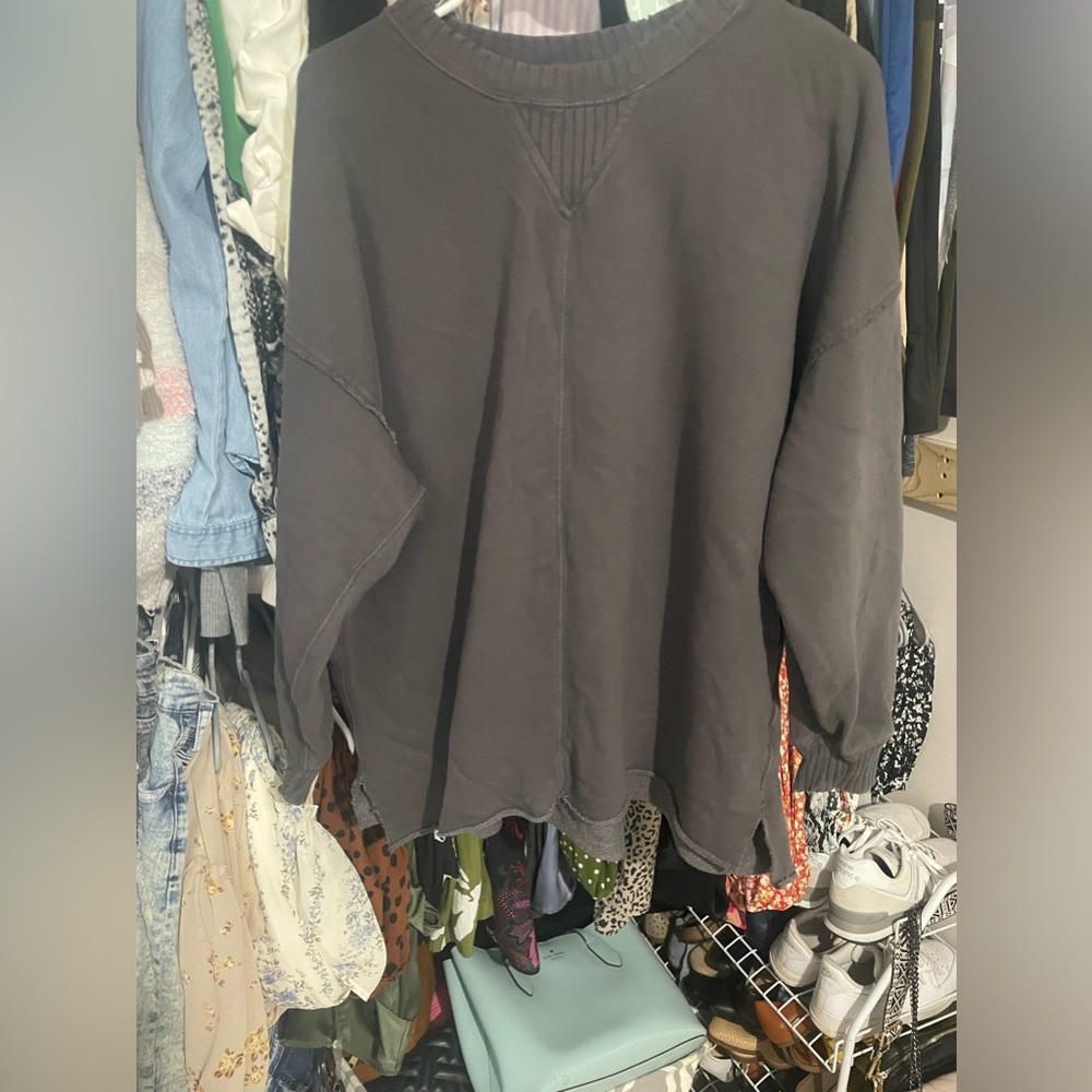 Crew neck gray